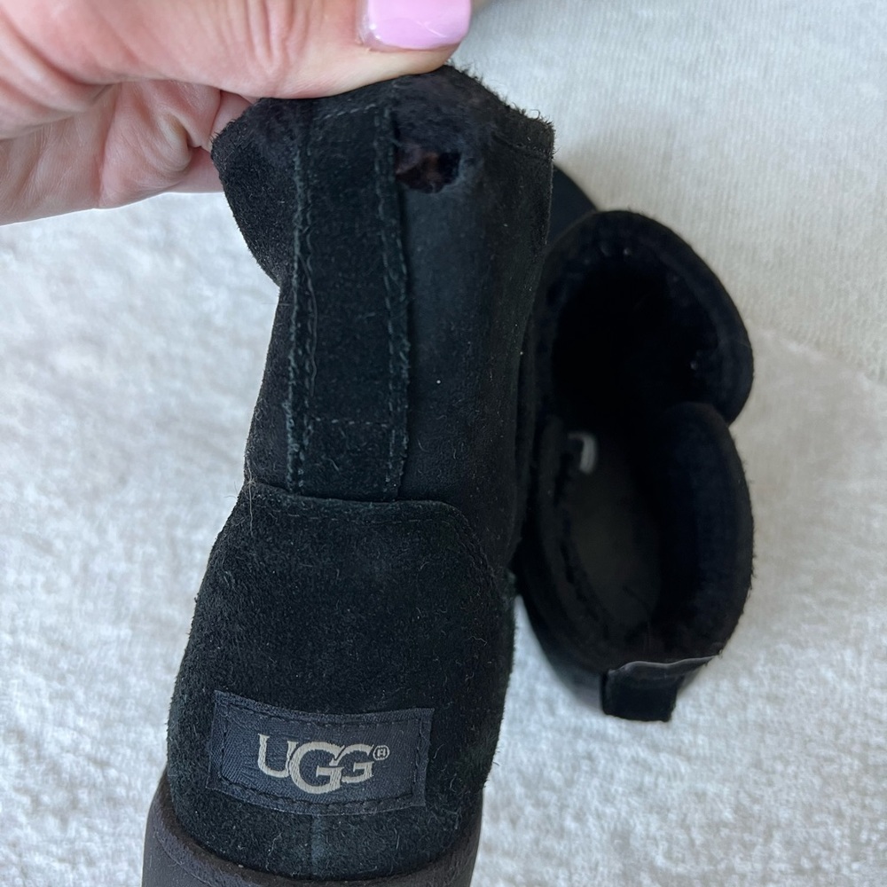 Black Short Ugg With Small Platform - image 5